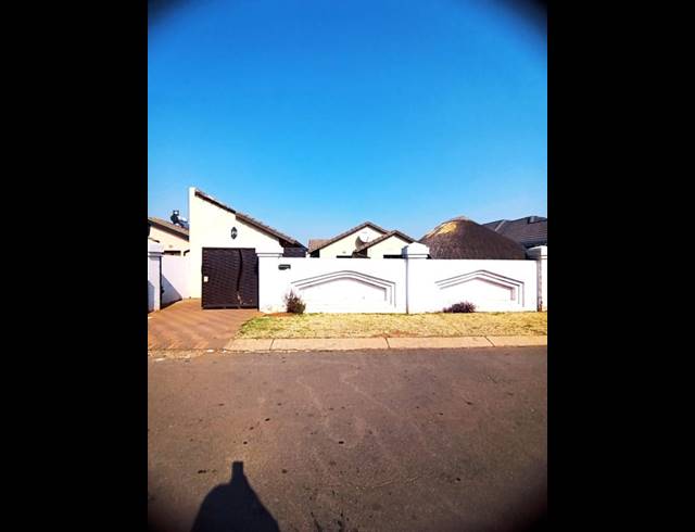 3 BEDROOM PROPERTY TO RENT IN DAWN PARK
